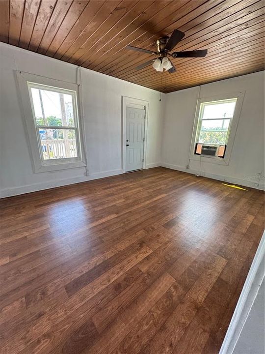 For Rent: $1,125 (1 beds, 1 baths, 700 Square Feet)