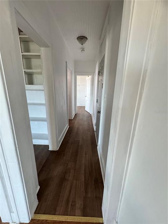 For Rent: $1,125 (1 beds, 1 baths, 700 Square Feet)