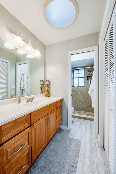 Activo con contrato: $330,000 (3 camas, 2 baños, 1692 Pies cuadrados)