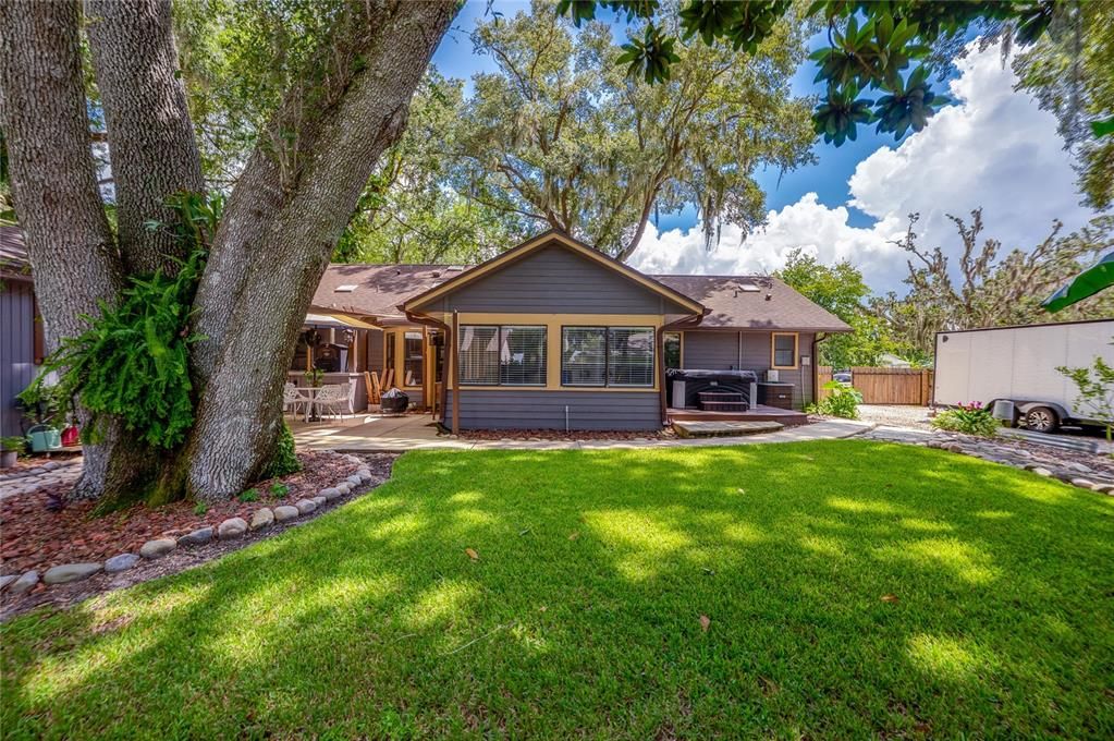 Activo con contrato: $330,000 (3 camas, 2 baños, 1692 Pies cuadrados)