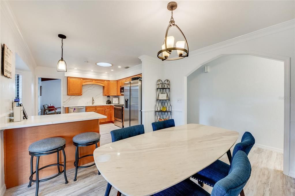 Activo con contrato: $330,000 (3 camas, 2 baños, 1692 Pies cuadrados)