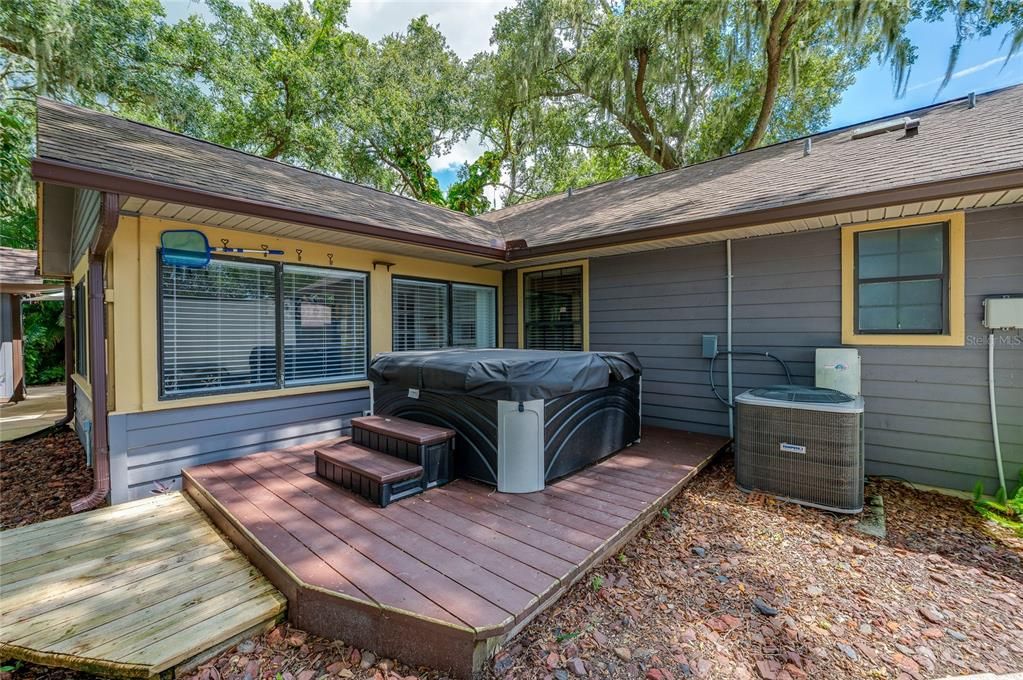 Activo con contrato: $330,000 (3 camas, 2 baños, 1692 Pies cuadrados)