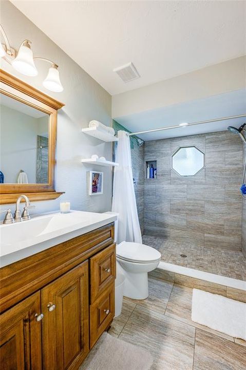 Activo con contrato: $330,000 (3 camas, 2 baños, 1692 Pies cuadrados)