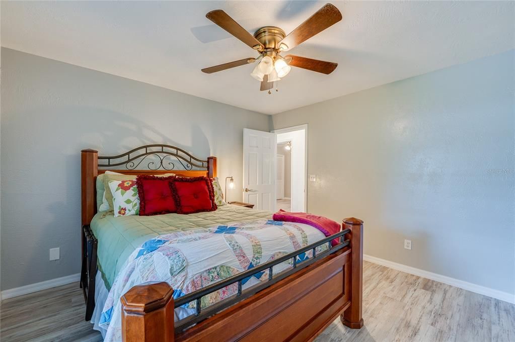 Activo con contrato: $330,000 (3 camas, 2 baños, 1692 Pies cuadrados)