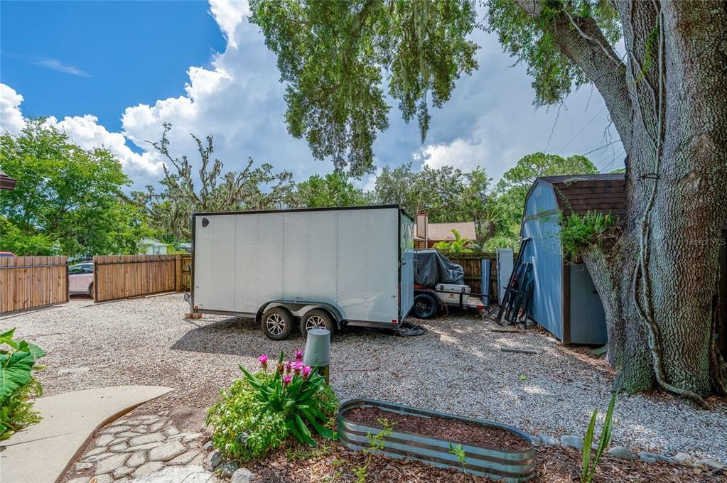 Activo con contrato: $330,000 (3 camas, 2 baños, 1692 Pies cuadrados)