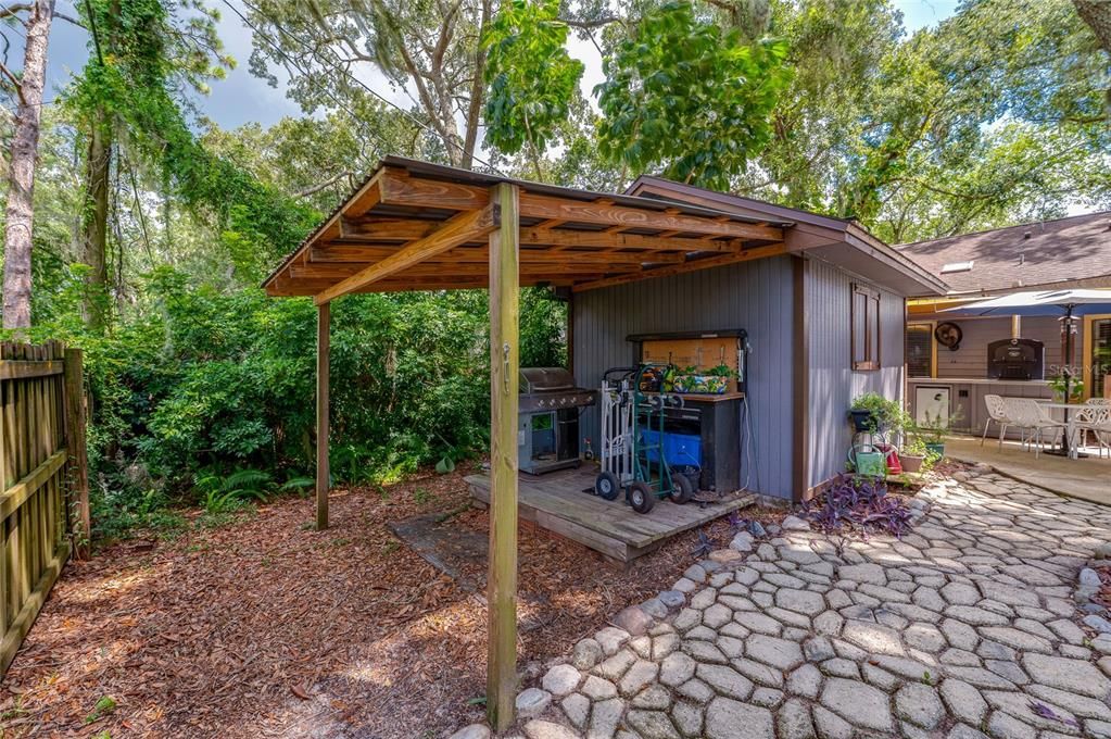 Activo con contrato: $330,000 (3 camas, 2 baños, 1692 Pies cuadrados)