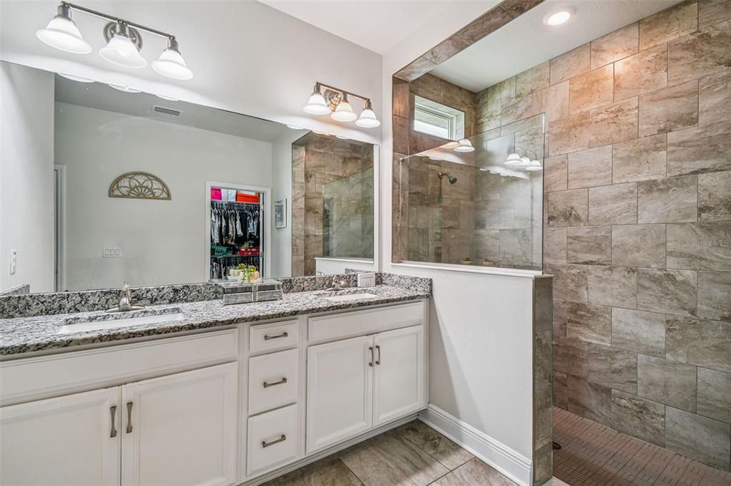 На продажу: $549,000 (3 спален, 2 ванн, 2105 Квадратных фут)