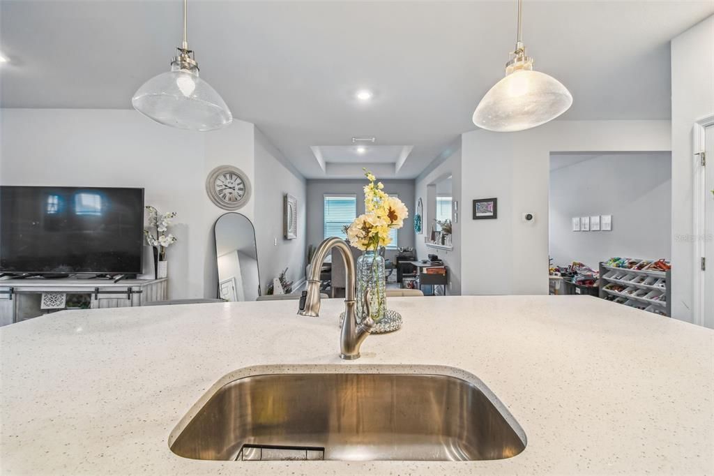 На продажу: $549,000 (3 спален, 2 ванн, 2105 Квадратных фут)