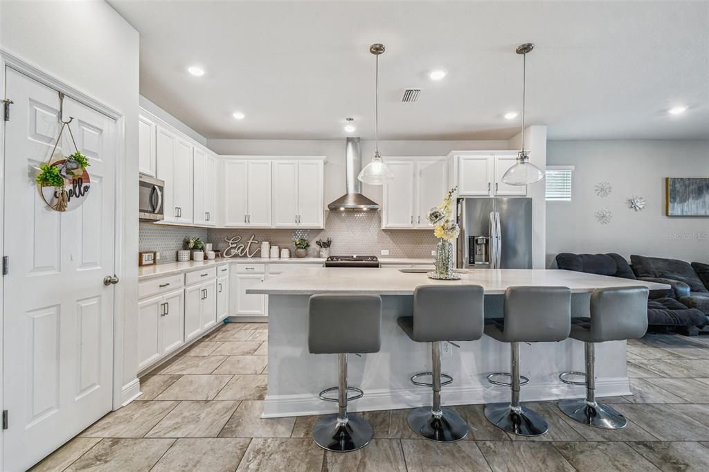 На продажу: $549,000 (3 спален, 2 ванн, 2105 Квадратных фут)