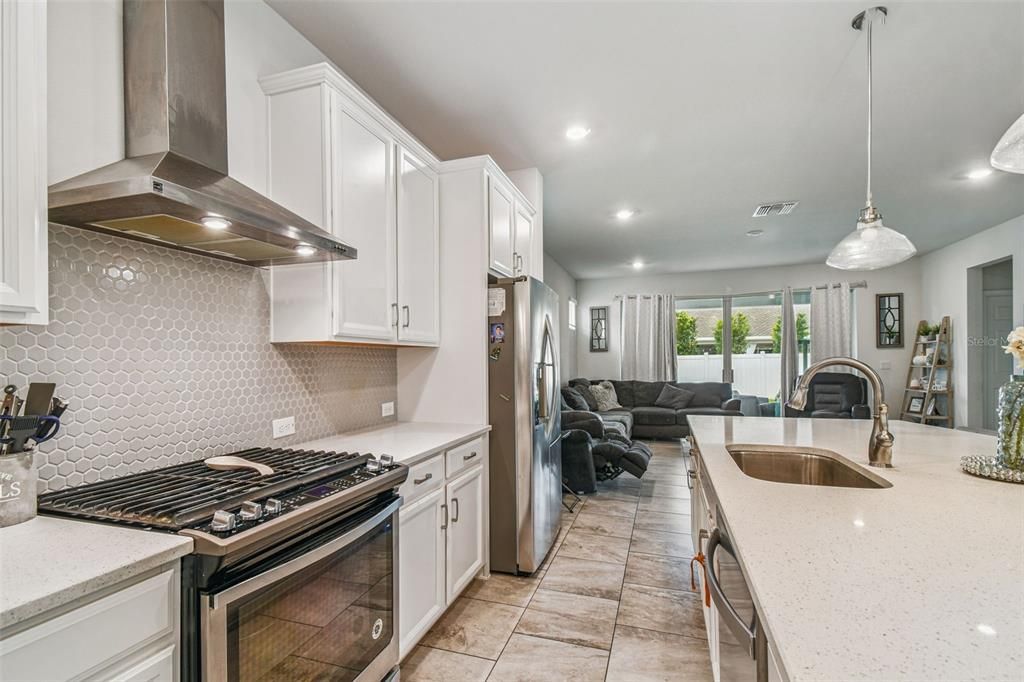 На продажу: $549,000 (3 спален, 2 ванн, 2105 Квадратных фут)