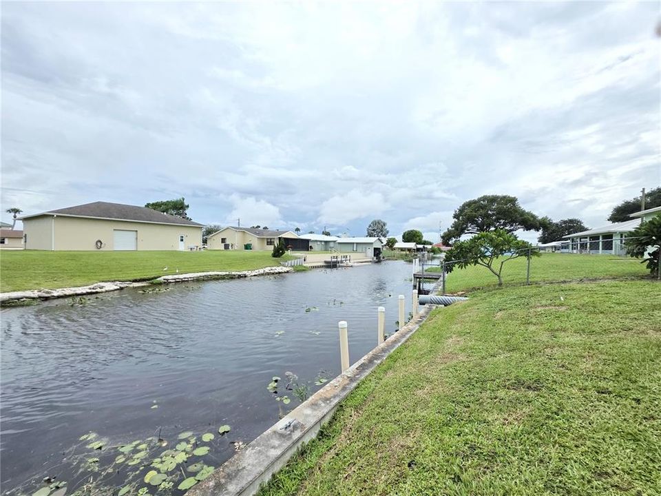 For Sale: $399,900 (2 beds, 2 baths, 1408 Square Feet)