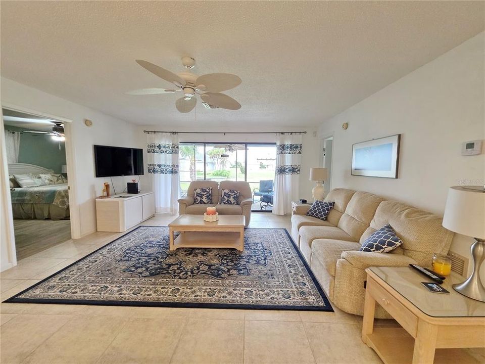 For Sale: $399,900 (2 beds, 2 baths, 1408 Square Feet)