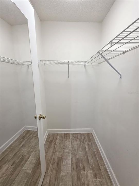 For Sale: $399,900 (2 beds, 2 baths, 1408 Square Feet)