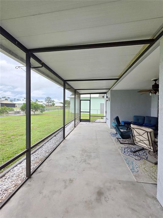 For Sale: $399,900 (2 beds, 2 baths, 1408 Square Feet)