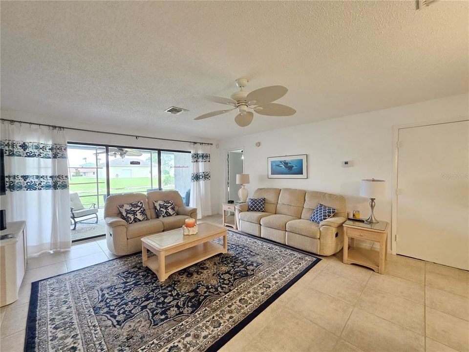 For Sale: $399,900 (2 beds, 2 baths, 1408 Square Feet)