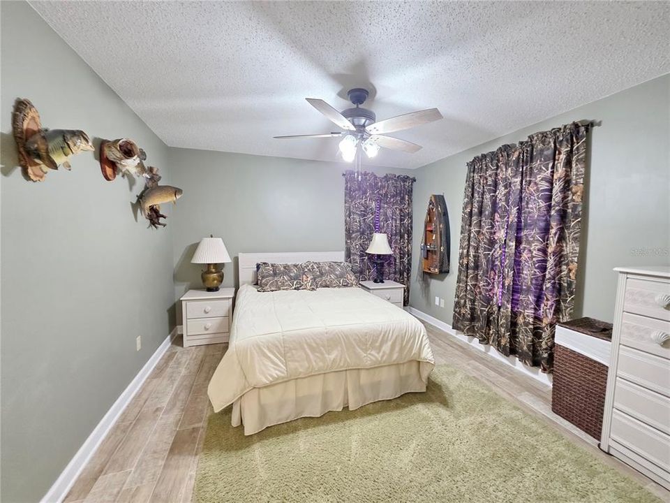 For Sale: $399,900 (2 beds, 2 baths, 1408 Square Feet)