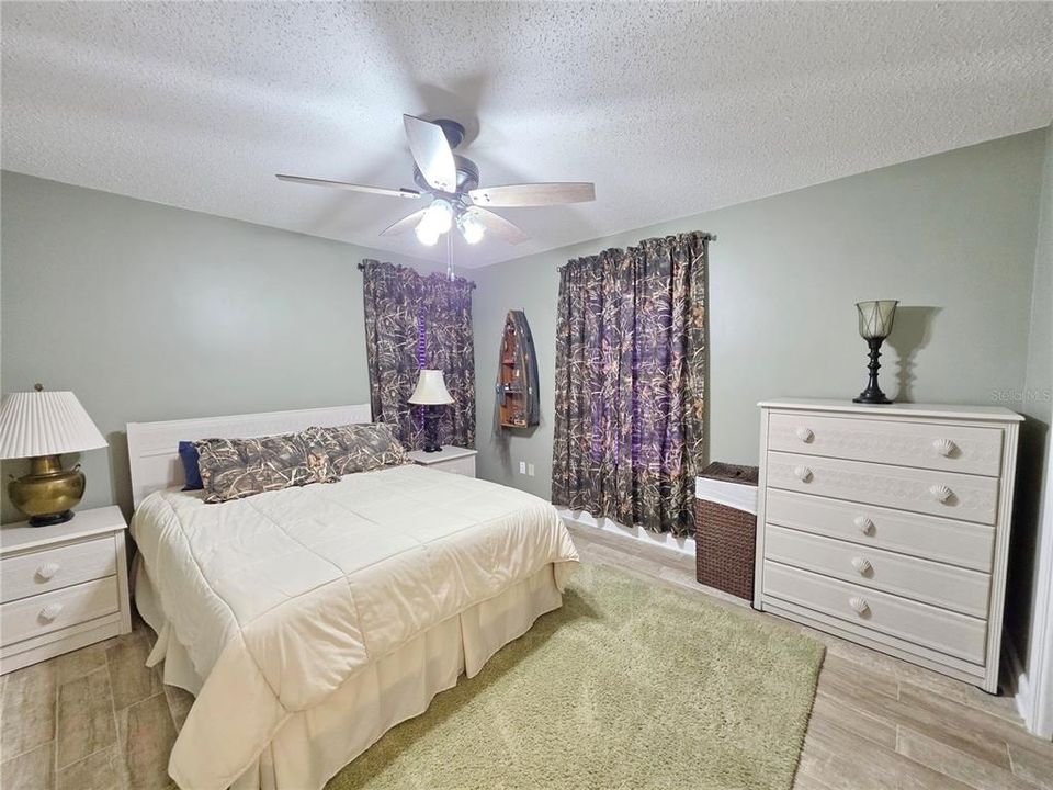 For Sale: $399,900 (2 beds, 2 baths, 1408 Square Feet)