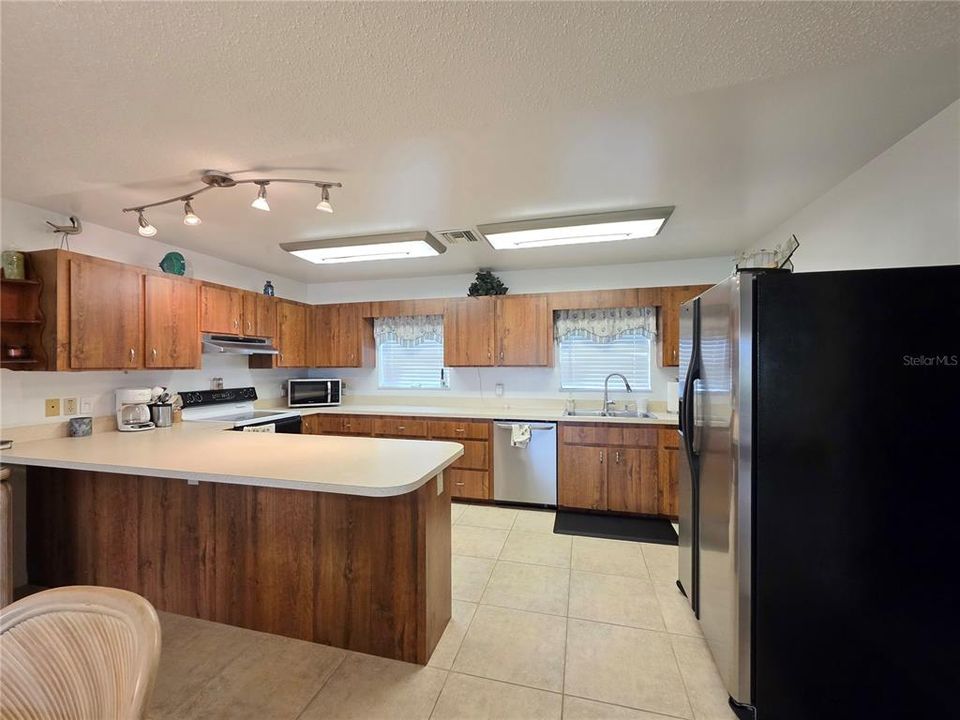 For Sale: $399,900 (2 beds, 2 baths, 1408 Square Feet)