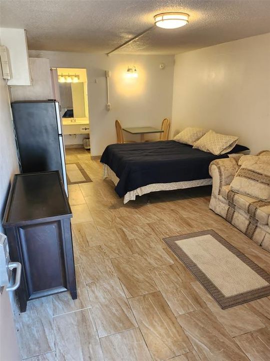 В аренду: $900 (1 спален, 1 ванн, 300 Квадратных фут)