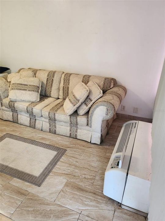 В аренду: $900 (1 спален, 1 ванн, 300 Квадратных фут)