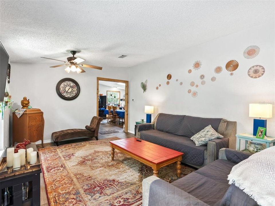 На продажу: $425,000 (3 спален, 2 ванн, 1809 Квадратных фут)