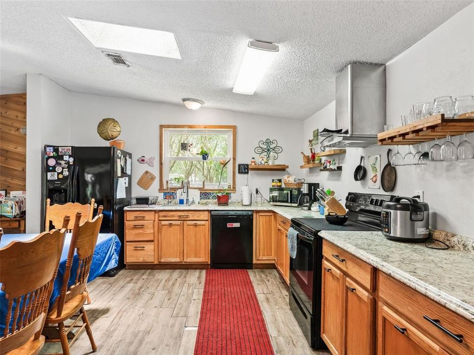 На продажу: $425,000 (3 спален, 2 ванн, 1809 Квадратных фут)