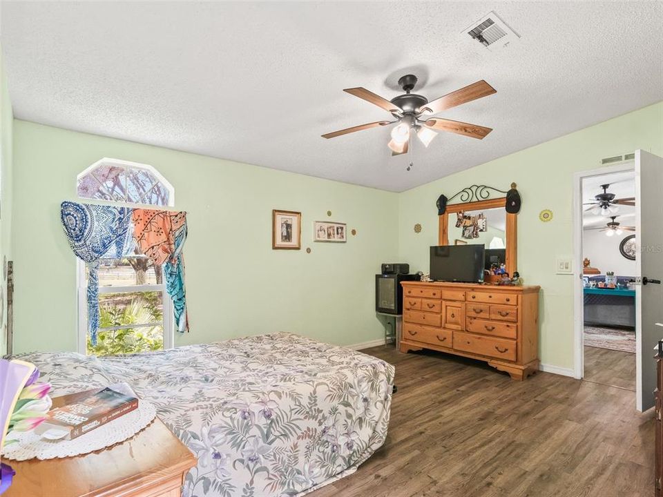 На продажу: $425,000 (3 спален, 2 ванн, 1809 Квадратных фут)