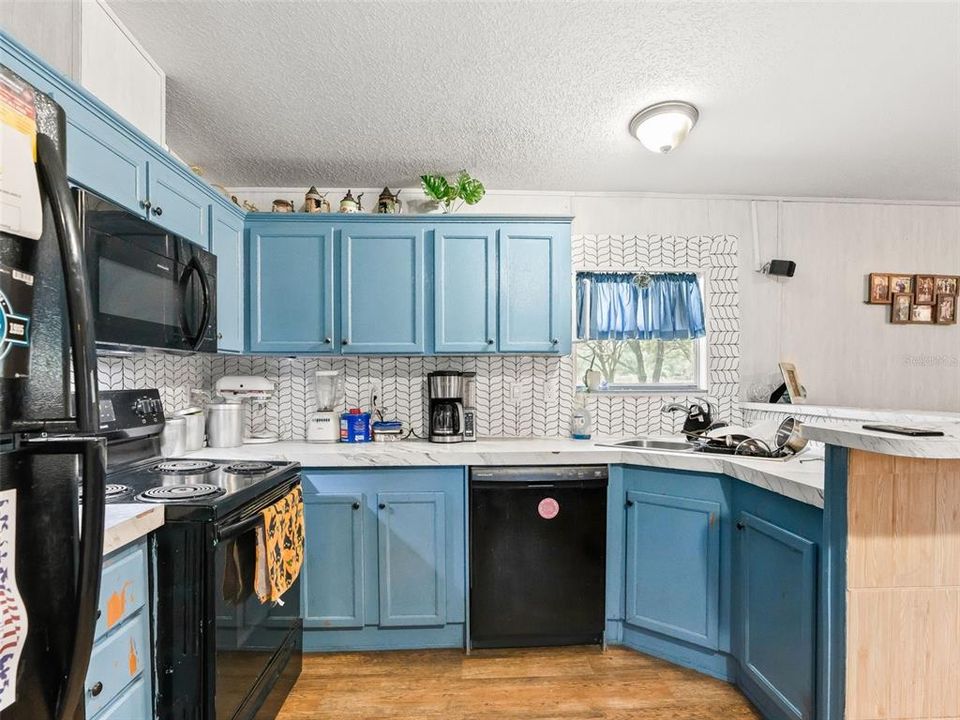 На продажу: $425,000 (3 спален, 2 ванн, 1809 Квадратных фут)