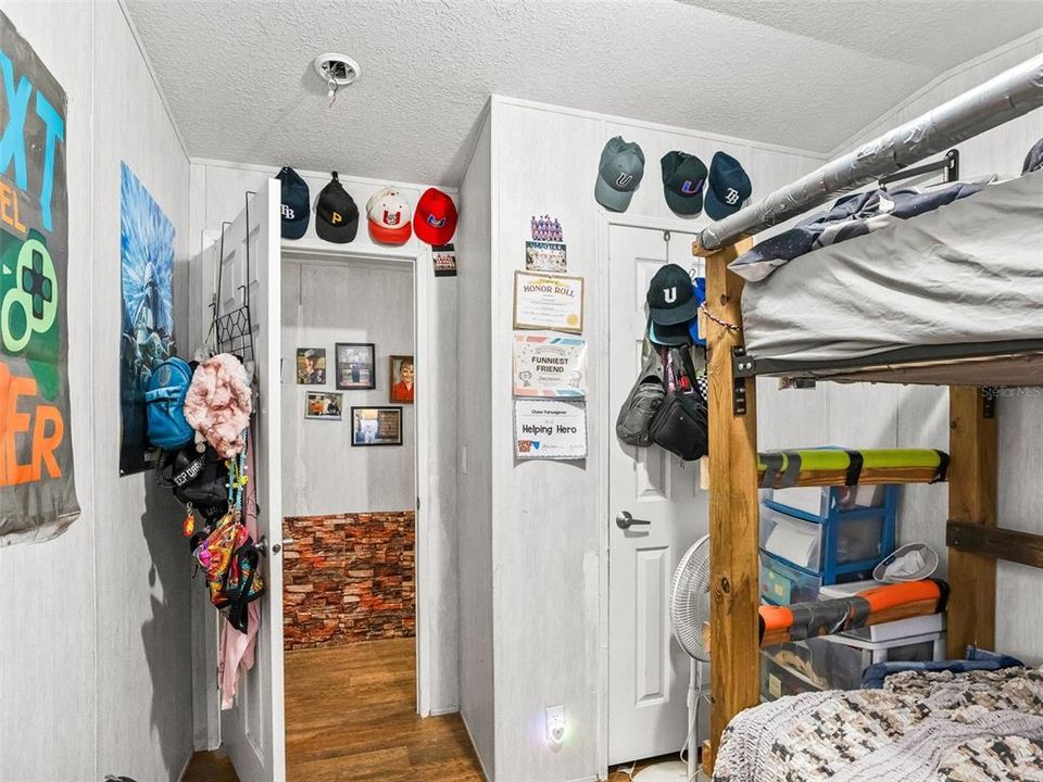 На продажу: $425,000 (3 спален, 2 ванн, 1809 Квадратных фут)