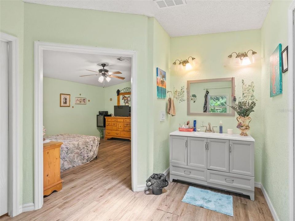 На продажу: $425,000 (3 спален, 2 ванн, 1809 Квадратных фут)