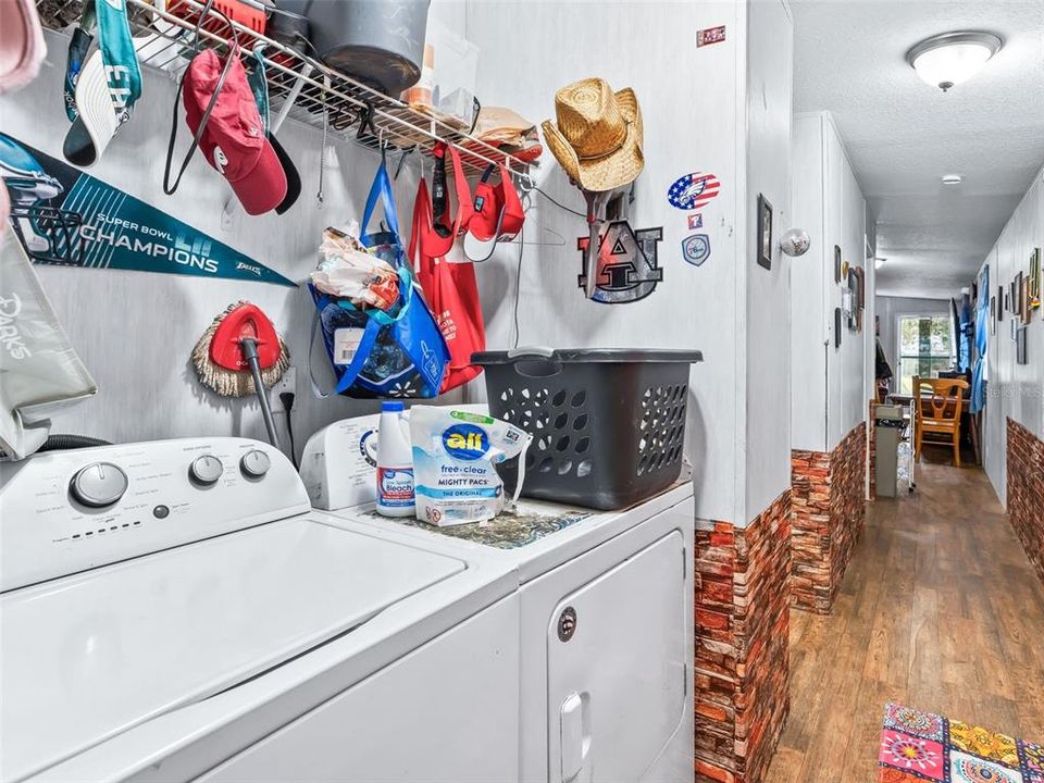 На продажу: $425,000 (3 спален, 2 ванн, 1809 Квадратных фут)