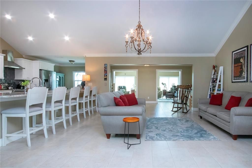 На продажу: $385,000 (2 спален, 2 ванн, 2325 Квадратных фут)