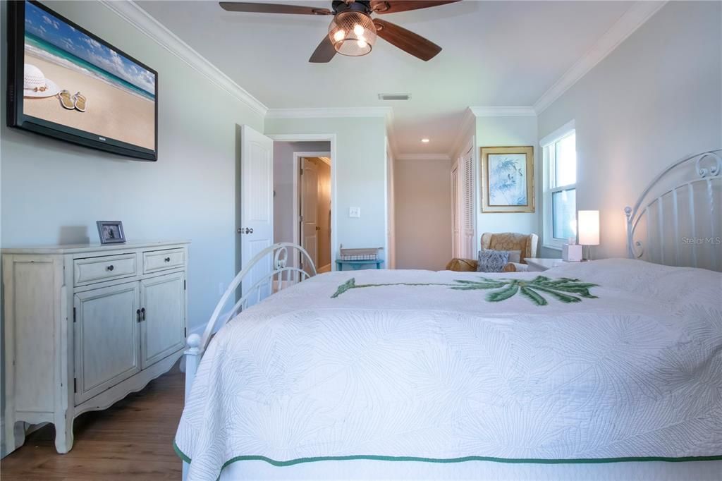 На продажу: $385,000 (2 спален, 2 ванн, 2325 Квадратных фут)