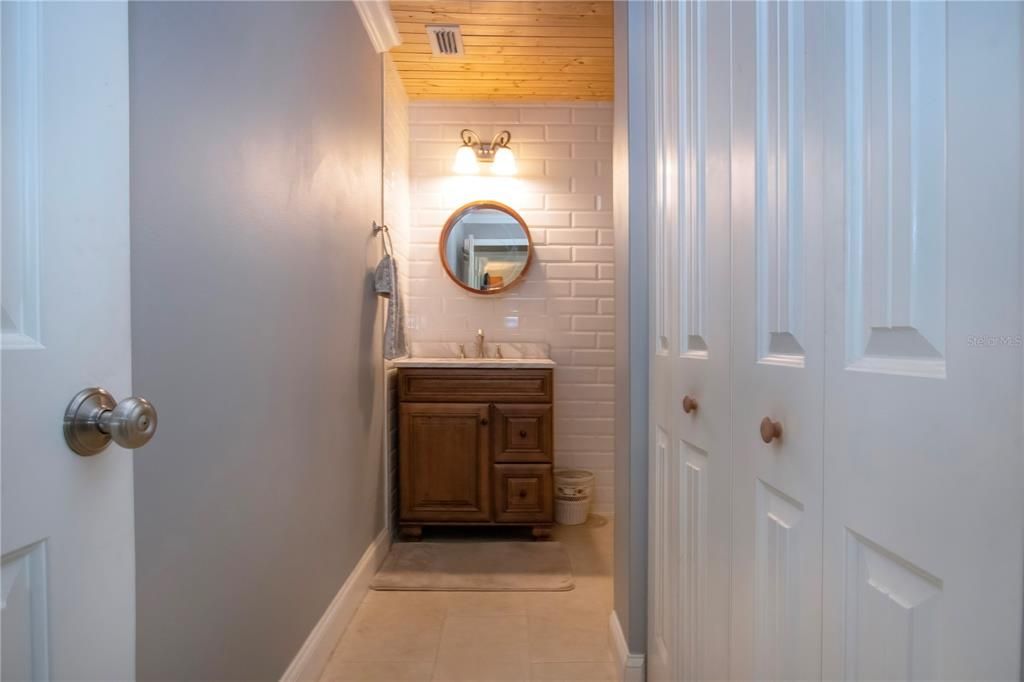 На продажу: $385,000 (2 спален, 2 ванн, 2325 Квадратных фут)