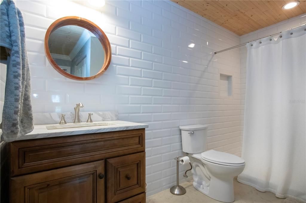 На продажу: $385,000 (2 спален, 2 ванн, 2325 Квадратных фут)