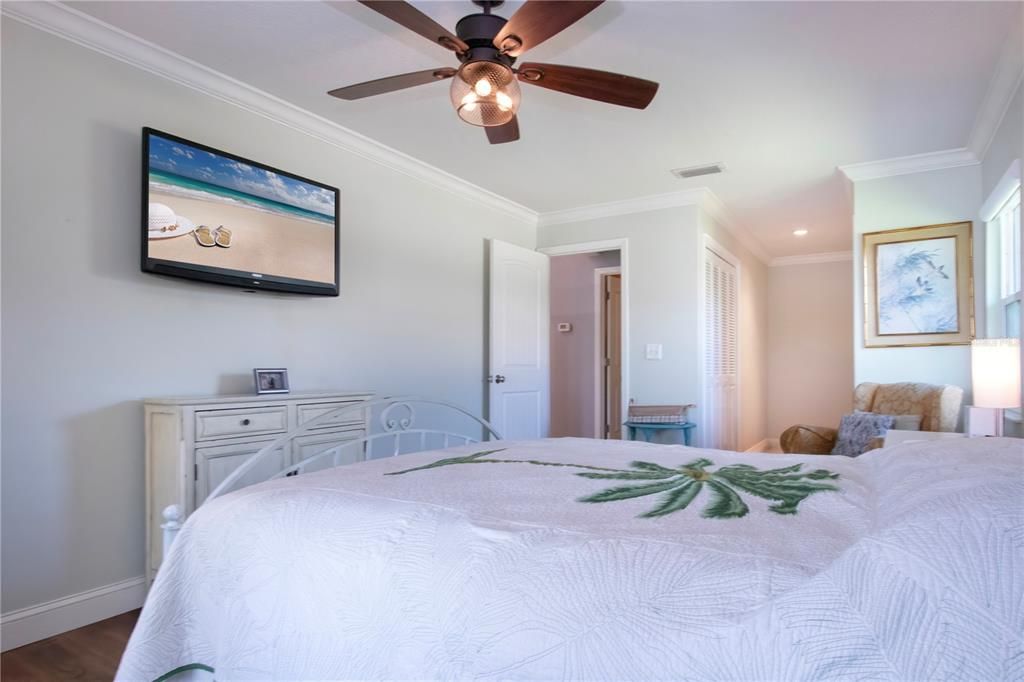 На продажу: $385,000 (2 спален, 2 ванн, 2325 Квадратных фут)