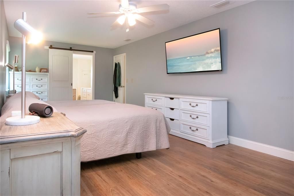 На продажу: $385,000 (2 спален, 2 ванн, 2325 Квадратных фут)