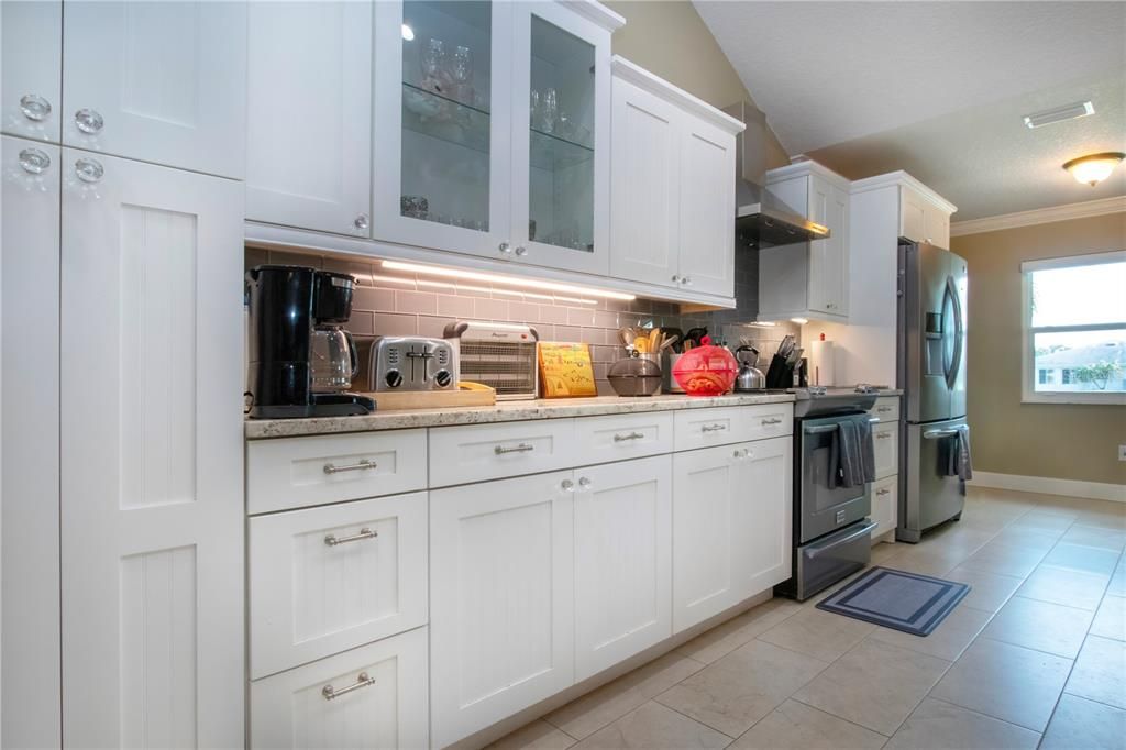 На продажу: $385,000 (2 спален, 2 ванн, 2325 Квадратных фут)