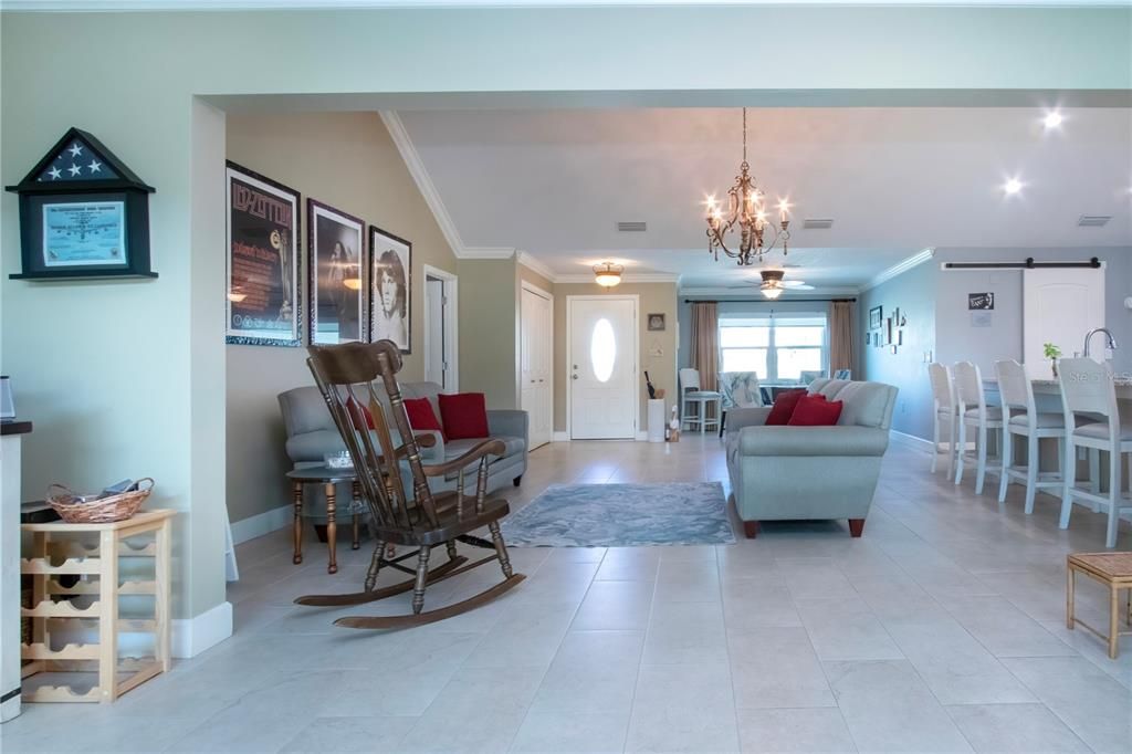 На продажу: $385,000 (2 спален, 2 ванн, 2325 Квадратных фут)