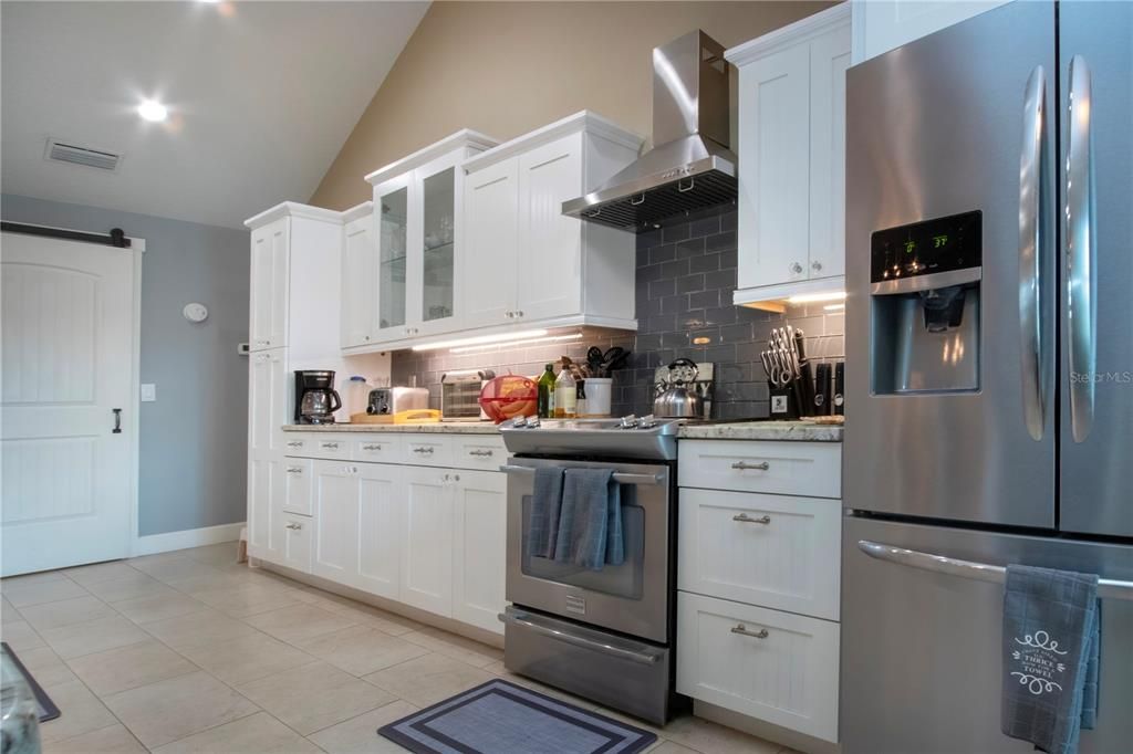 На продажу: $385,000 (2 спален, 2 ванн, 2325 Квадратных фут)