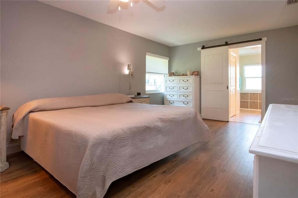 На продажу: $385,000 (2 спален, 2 ванн, 2325 Квадратных фут)