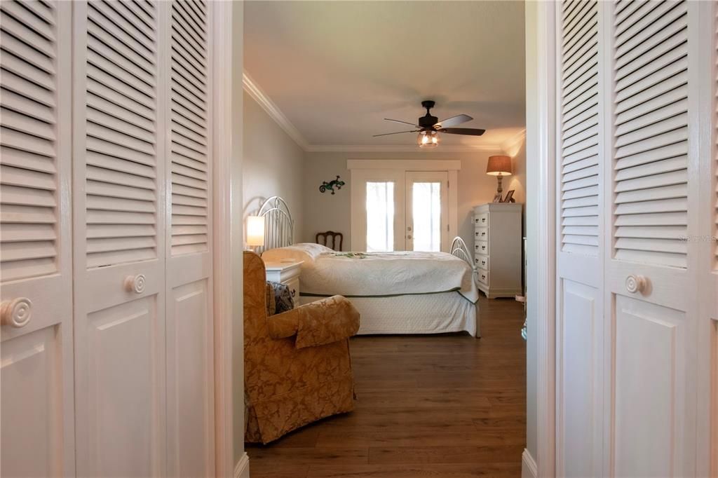 На продажу: $385,000 (2 спален, 2 ванн, 2325 Квадратных фут)