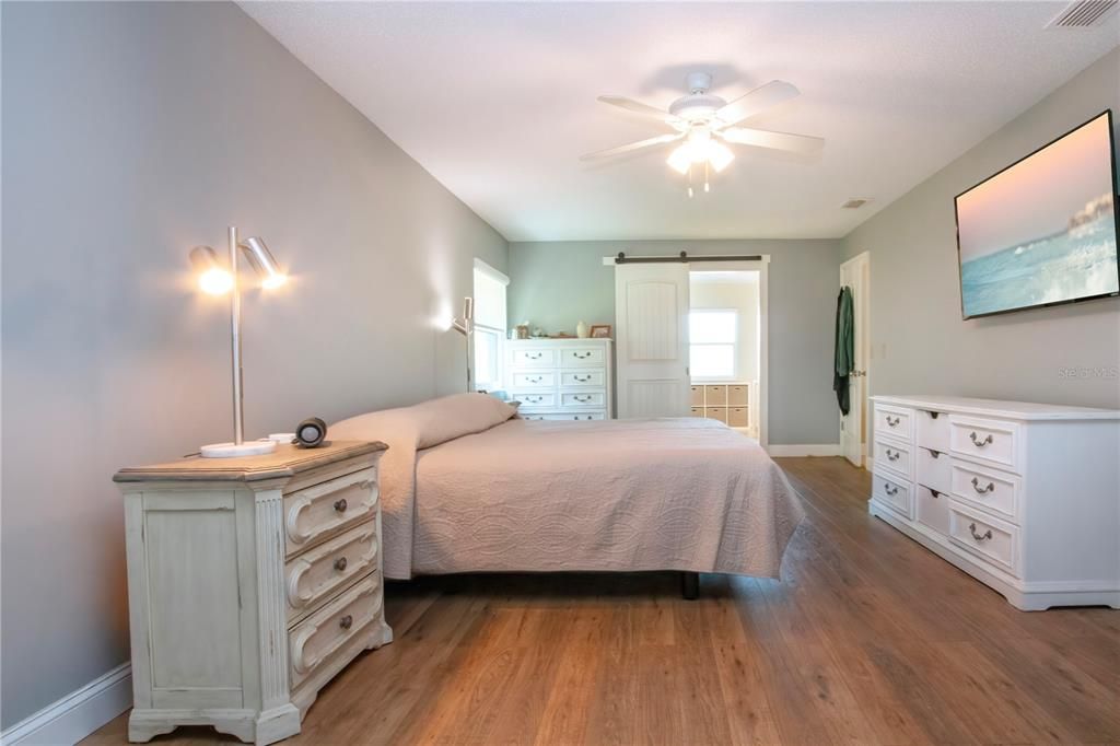 На продажу: $385,000 (2 спален, 2 ванн, 2325 Квадратных фут)