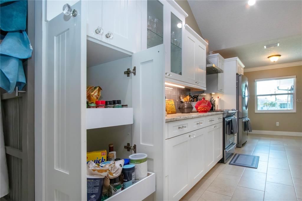 На продажу: $385,000 (2 спален, 2 ванн, 2325 Квадратных фут)