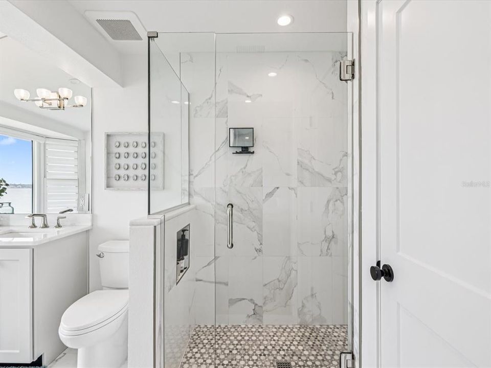 En Venta: $1,498,000 (4 camas, 2 baños, 2250 Pies cuadrados)