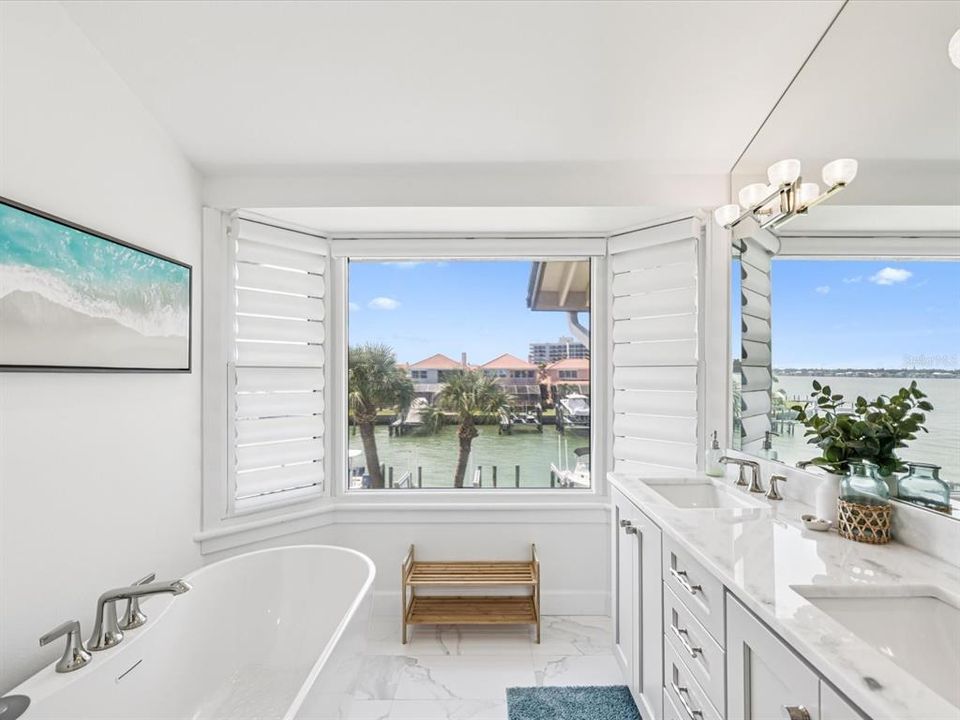 En Venta: $1,498,000 (4 camas, 2 baños, 2250 Pies cuadrados)