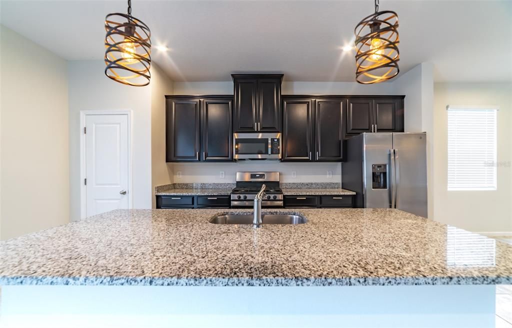 Active With Contract: $354,900 (3 beds, 2 baths, 1612 Square Feet)