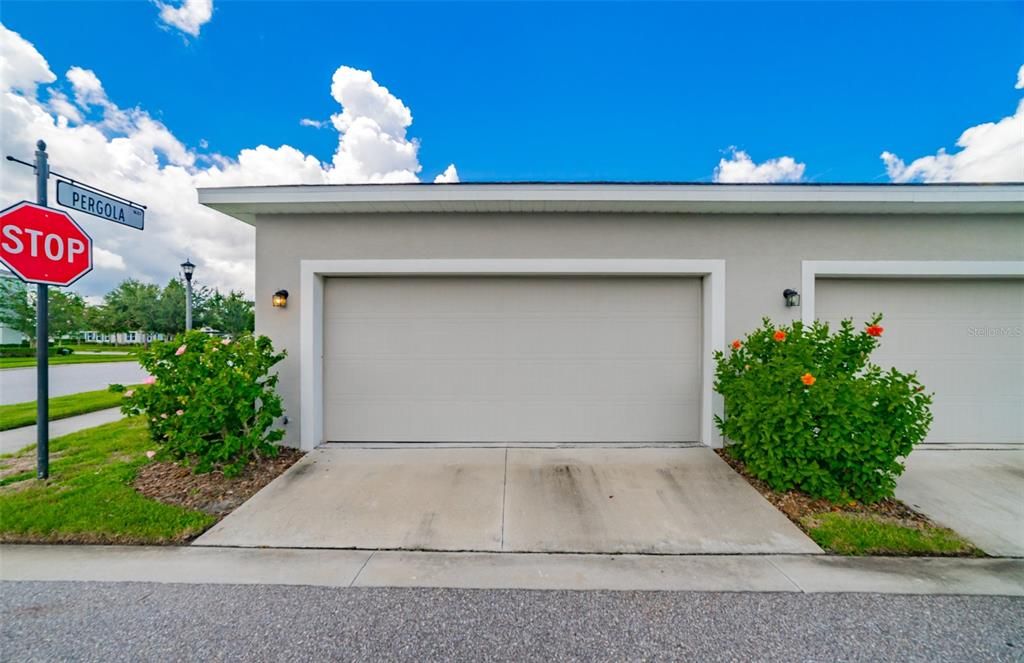 Active With Contract: $354,900 (3 beds, 2 baths, 1612 Square Feet)