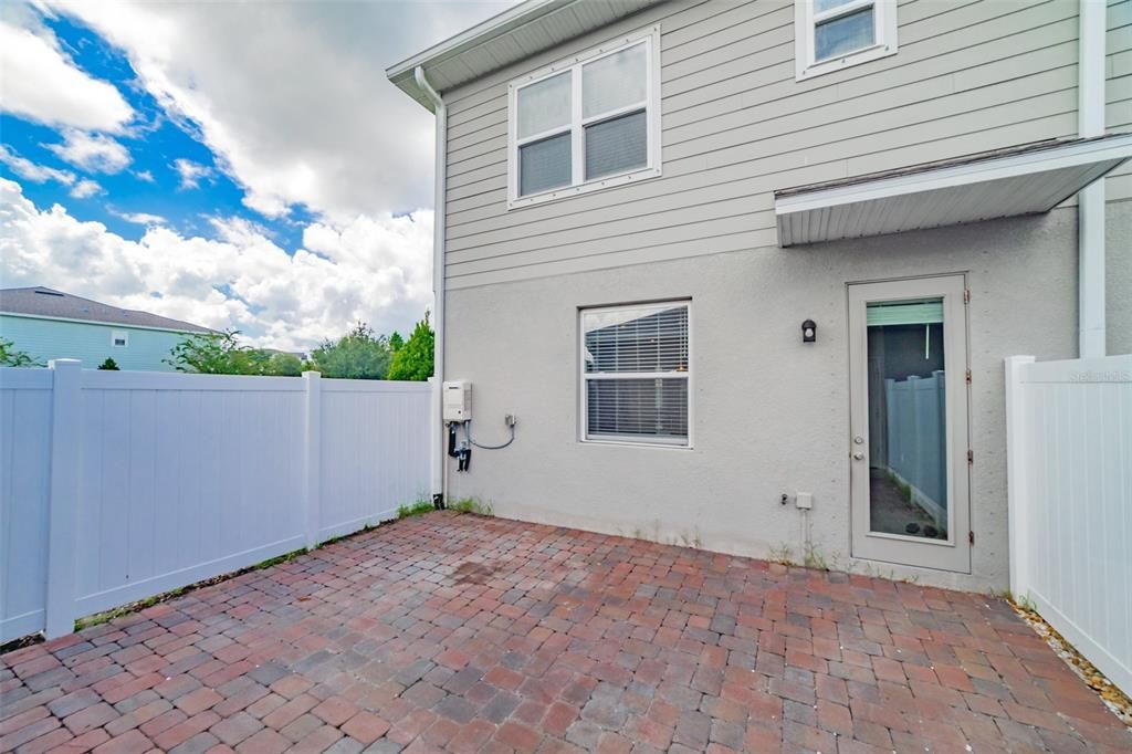 Active With Contract: $354,900 (3 beds, 2 baths, 1612 Square Feet)