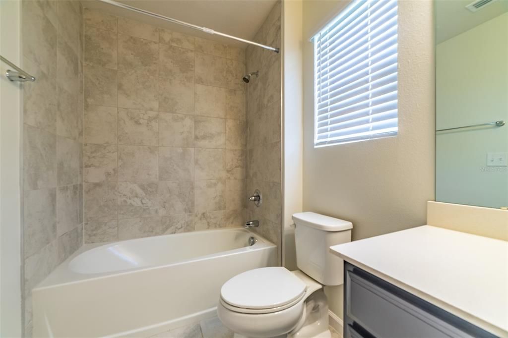 Active With Contract: $354,900 (3 beds, 2 baths, 1612 Square Feet)